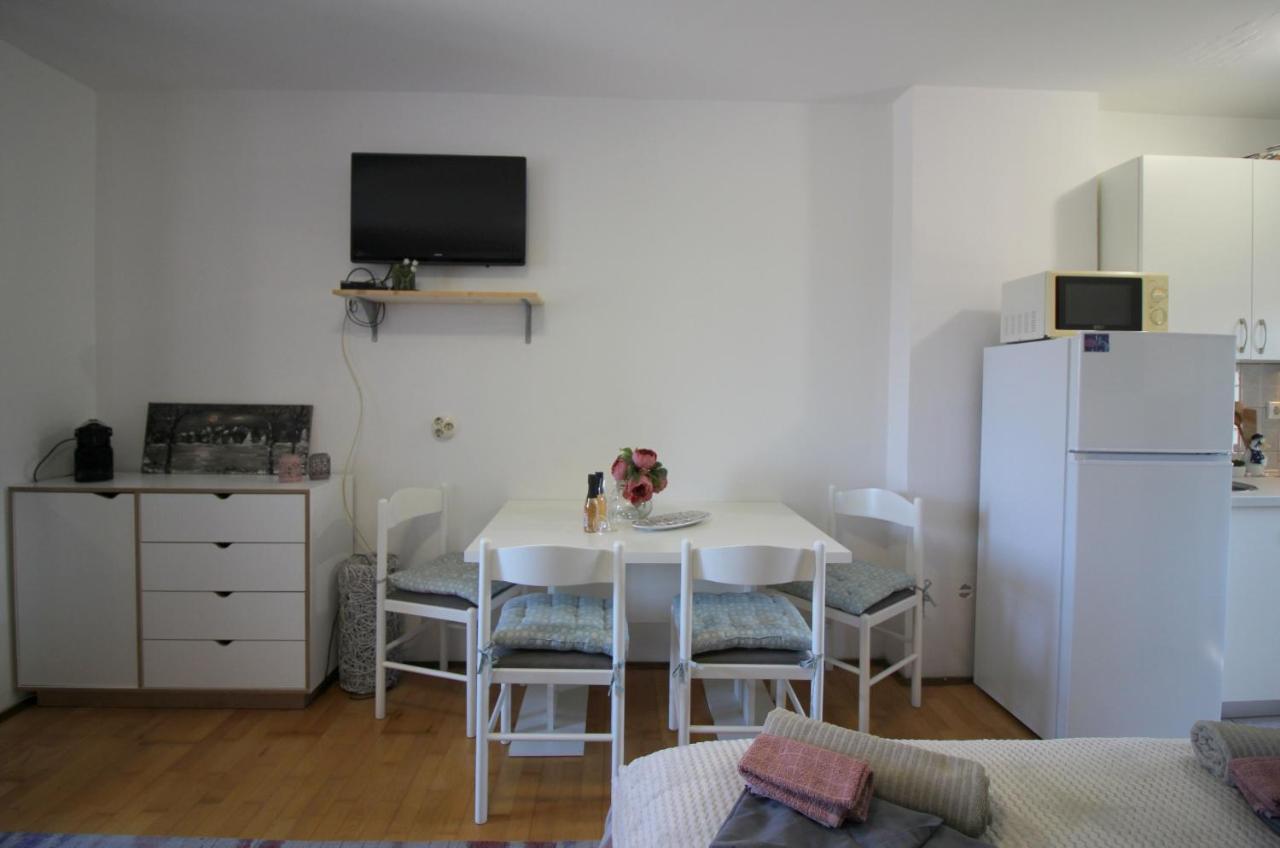 Cozy Studio Cipresa 200m From The Poreč