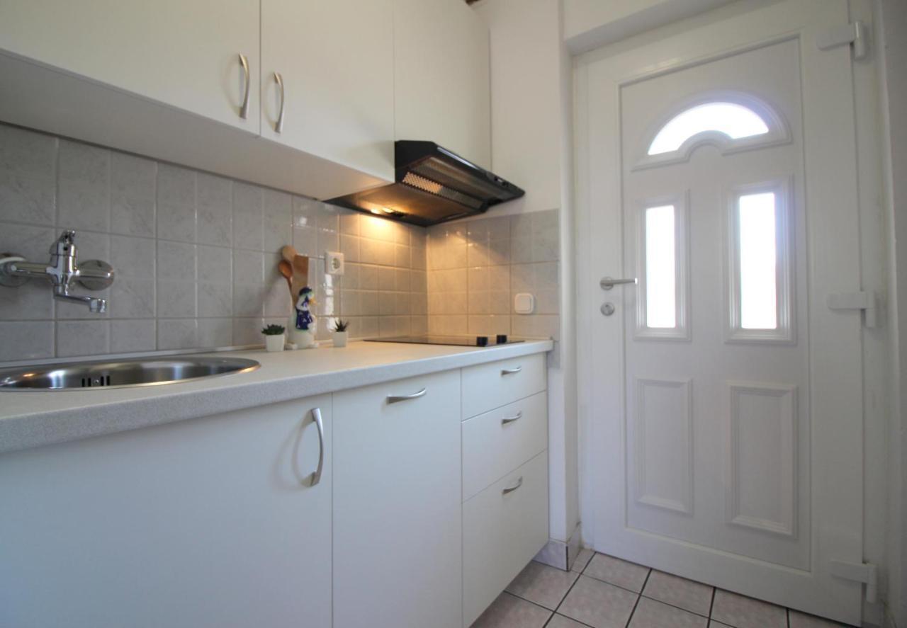 Apartment Cozy Studio Cipresa 200m From The